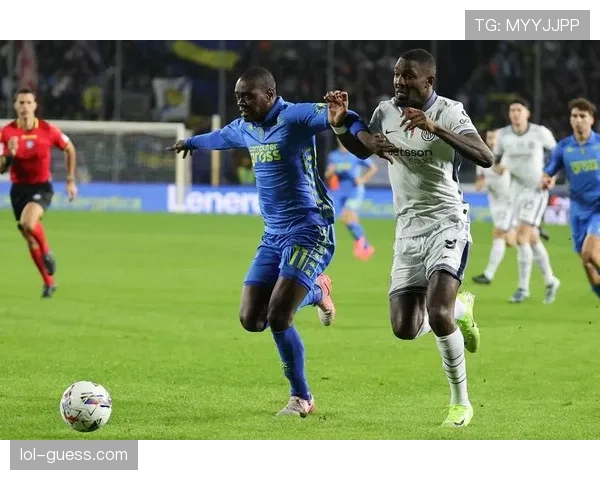 战报:国际米兰2-0击败巴萨,总比分3-1晋级,劳塔罗点射锁定胜局。