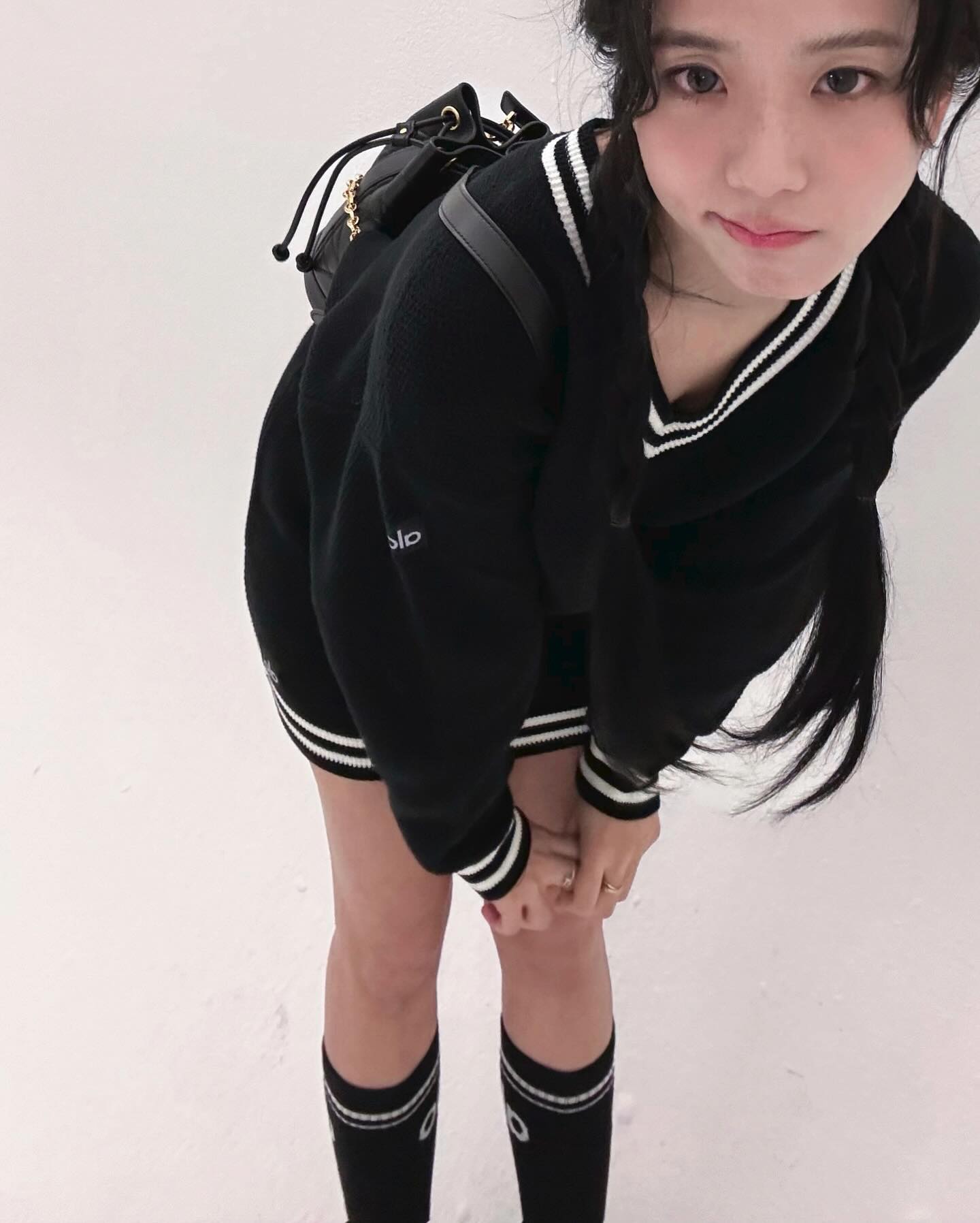 韩国知名女子组合BLACKPINK成员金智秀现身巴黎为奥运健儿加油 