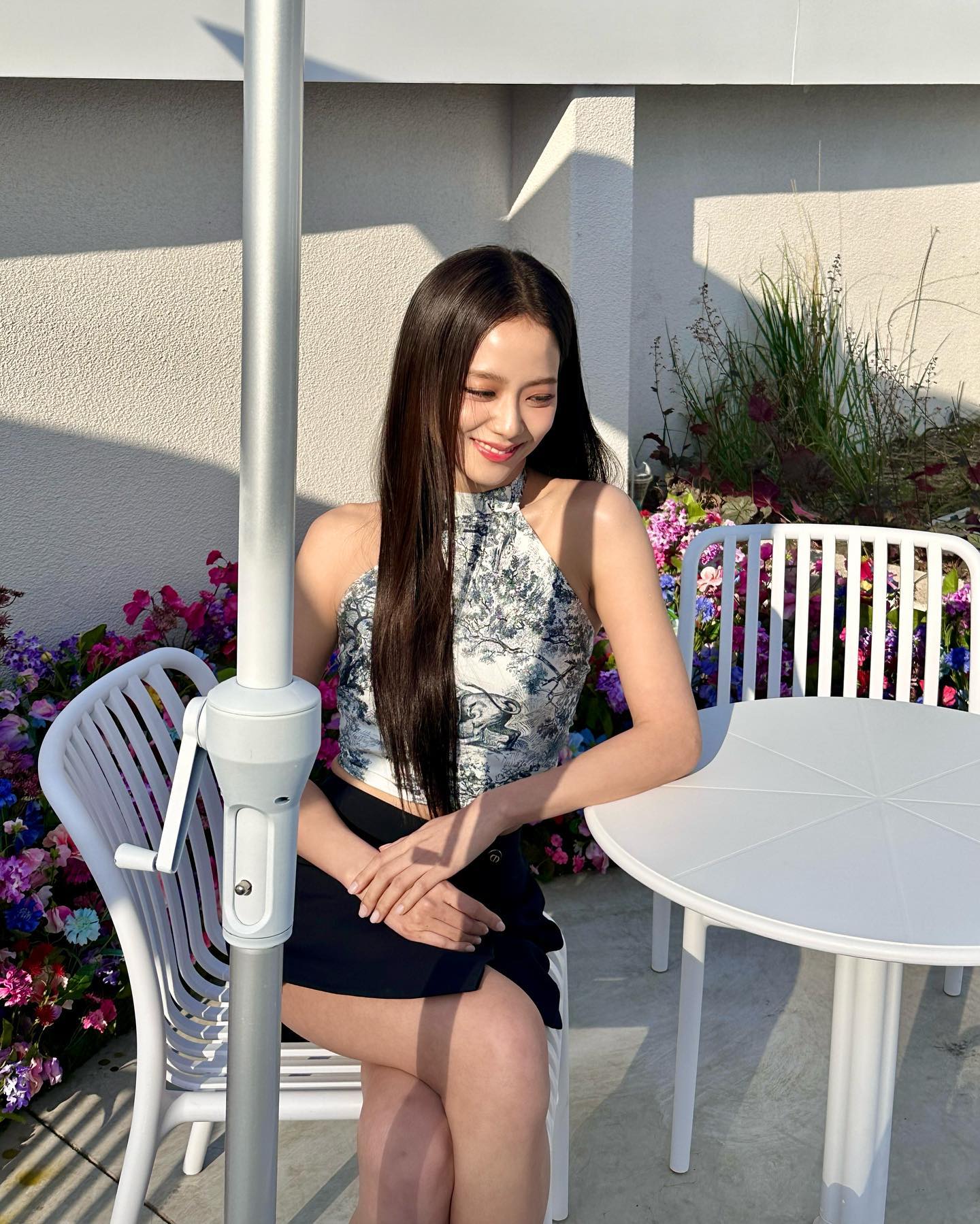 韩国知名女子组合BLACKPINK成员金智秀现身巴黎为奥运健儿加油 